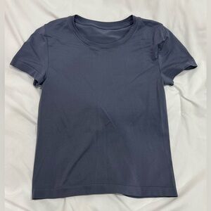 ARITZIA SMOOTH SEAMLESS WILLOW T-SHIRT